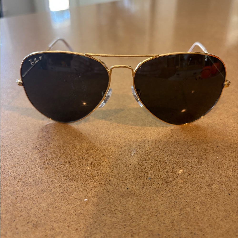Classic Ray Ban aviators gold rim, polarized, scratched, need replace lens - Picture 2 of 7